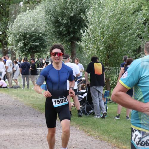 31.08.2025 - Elbe Triathlon Hamburg Luisa Fischer http://msf.ph/oto/8670686 31.08.2025 11:51:34 Laufen 1592 meine-sportfotos.de