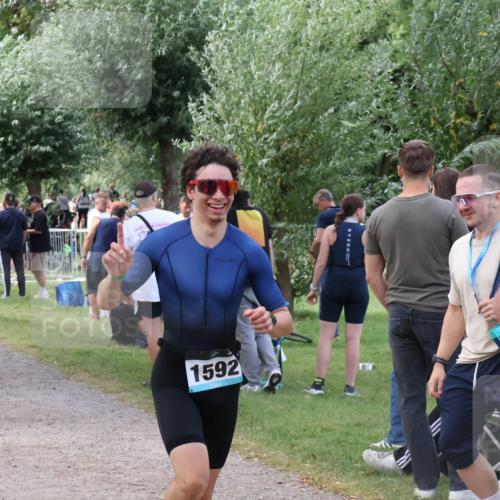 31.08.2025 - Elbe Triathlon Hamburg Luisa Fischer http://msf.ph/oto/8670687 31.08.2025 11:51:34 Laufen 1592 meine-sportfotos.de