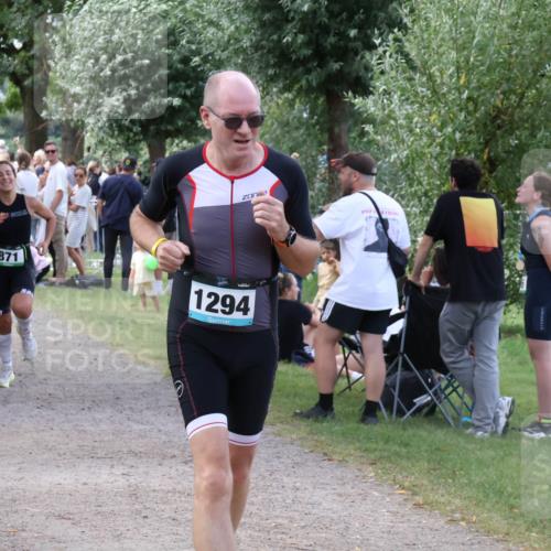 31.08.2025 - Elbe Triathlon Hamburg Luisa Fischer http://msf.ph/oto/8670691 31.08.2025 11:51:59 Laufen 40, 871, 1294 meine-sportfotos.de