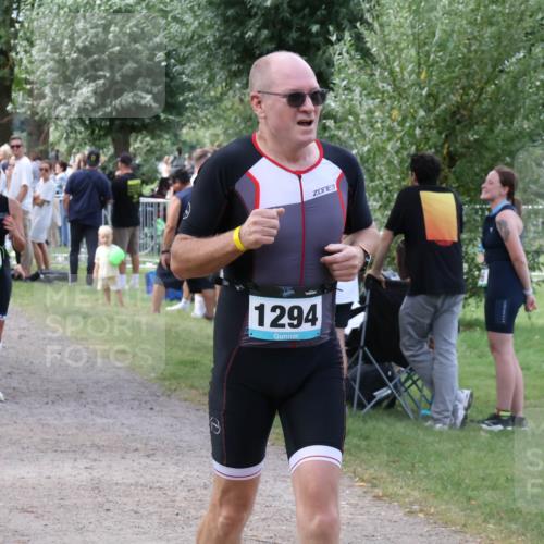 31.08.2025 - Elbe Triathlon Hamburg Luisa Fischer http://msf.ph/oto/8670692 31.08.2025 11:51:59 Laufen 871, 1294, 3 meine-sportfotos.de