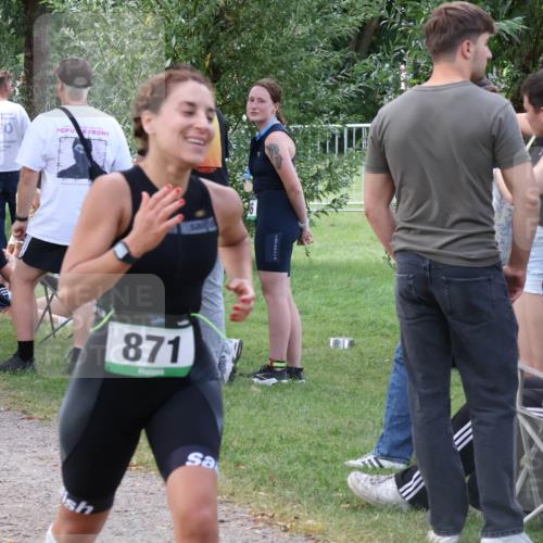 31.08.2025 - Elbe Triathlon Hamburg Luisa Fischer http://msf.ph/oto/8670699 31.08.2025 11:52:02 Laufen 1980, 871 meine-sportfotos.de