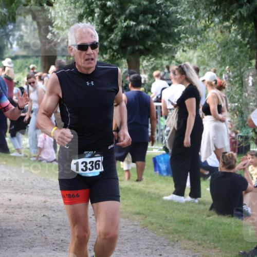 31.08.2025 - Elbe Triathlon Hamburg Luisa Fischer http://msf.ph/oto/8670701 31.08.2025 11:52:28 Laufen 40, 111, 1336, 1866 meine-sportfotos.de