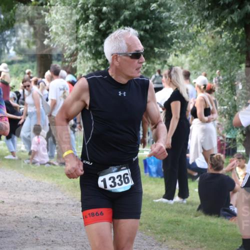 31.08.2025 - Elbe Triathlon Hamburg Luisa Fischer http://msf.ph/oto/8670703 31.08.2025 11:52:29 Laufen 411, 1336, 1866 meine-sportfotos.de
