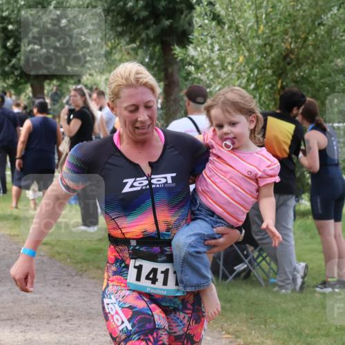 31.08.2025 - Elbe Triathlon Hamburg Luisa Fischer http://msf.ph/oto/8670717 31.08.2025 11:52:34 Laufen 141 meine-sportfotos.de