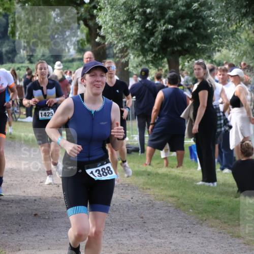 31.08.2025 - Elbe Triathlon Hamburg Luisa Fischer http://msf.ph/oto/8670727 31.08.2025 11:53:02 Laufen 1425, 1388 meine-sportfotos.de