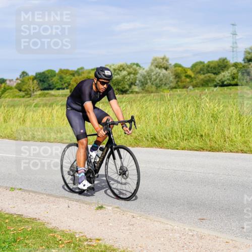 31.08.2025 - Elbe Triathlon Hamburg Michael Burmester http://msf.ph/oto/8670729 31.08.2025 10:00:48 Radfahren 461, 564, 707, 731, 746, 795, 868, 869, 906 meine-sportfotos.de