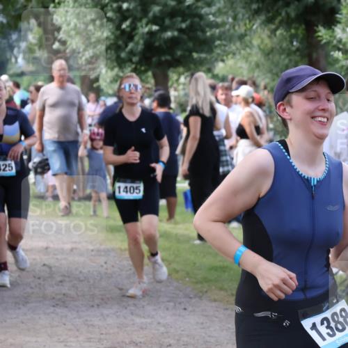 31.08.2025 - Elbe Triathlon Hamburg Luisa Fischer http://msf.ph/oto/8670733 31.08.2025 11:53:03 Laufen 1425, 1405, 1388 meine-sportfotos.de