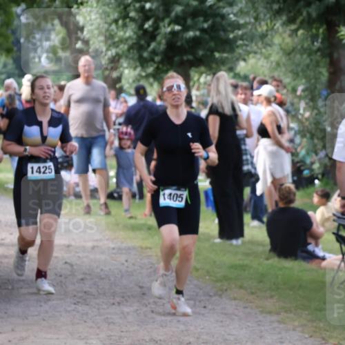 31.08.2025 - Elbe Triathlon Hamburg Luisa Fischer http://msf.ph/oto/8670735 31.08.2025 11:53:04 Laufen 1425, 1405 meine-sportfotos.de