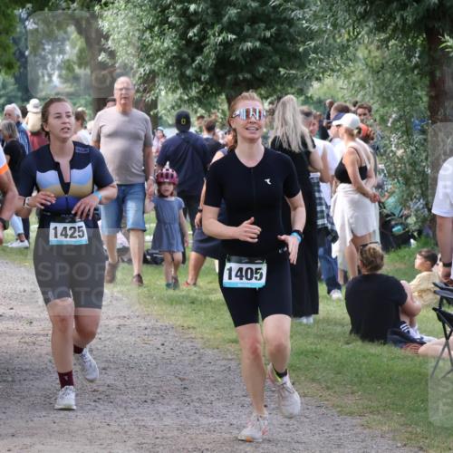 31.08.2025 - Elbe Triathlon Hamburg Luisa Fischer http://msf.ph/oto/8670736 31.08.2025 11:53:04 Laufen 1425, 1405 meine-sportfotos.de