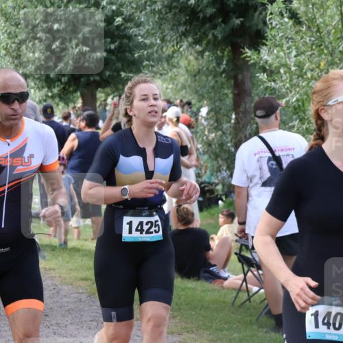 31.08.2025 - Elbe Triathlon Hamburg Luisa Fischer http://msf.ph/oto/8670745 31.08.2025 11:53:06 Laufen 1425, 1405 meine-sportfotos.de