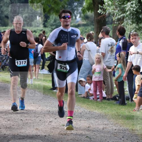 31.08.2025 - Elbe Triathlon Hamburg Luisa Fischer http://msf.ph/oto/8670746 31.08.2025 11:53:18 Laufen 575, 1317, 926, 91 meine-sportfotos.de