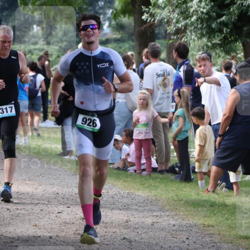31.08.2025 - Elbe Triathlon Hamburg Luisa Fischer http://msf.ph/oto/8670747 31.08.2025 11:53:19 Laufen 1575, 1317, 926, 191 meine-sportfotos.de
