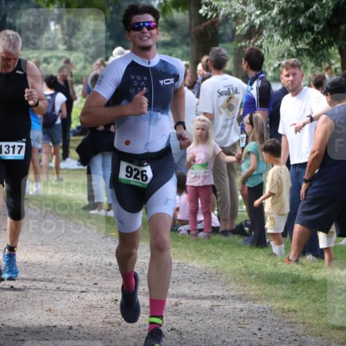 31.08.2025 - Elbe Triathlon Hamburg Luisa Fischer http://msf.ph/oto/8670750 31.08.2025 11:53:19 Laufen 2, 1317, 926 meine-sportfotos.de