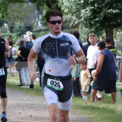 31.08.2025 - Elbe Triathlon Hamburg Luisa Fischer http://msf.ph/oto/8670753 31.08.2025 11:53:20 Laufen 2, 1317, 926 meine-sportfotos.de