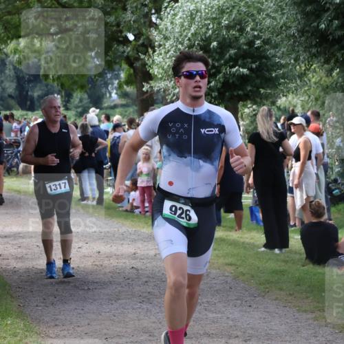 31.08.2025 - Elbe Triathlon Hamburg Luisa Fischer http://msf.ph/oto/8670757 31.08.2025 11:53:21 Laufen 1431, 1317, 926 meine-sportfotos.de