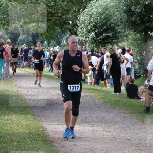 31.08.2025 - Elbe Triathlon Hamburg Luisa Fischer http://msf.ph/oto/8670771 31.08.2025 11:53:24 Laufen 431, 1317 meine-sportfotos.de