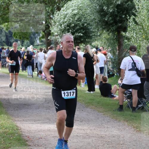 31.08.2025 - Elbe Triathlon Hamburg Luisa Fischer http://msf.ph/oto/8670776 31.08.2025 11:53:24 Laufen 31, 2, 1317 meine-sportfotos.de