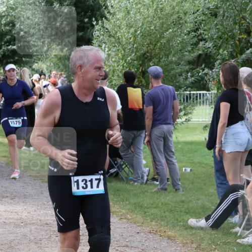 31.08.2025 - Elbe Triathlon Hamburg Luisa Fischer http://msf.ph/oto/8670780 31.08.2025 11:53:25 Laufen 1575, 2, 1317 meine-sportfotos.de