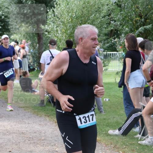 31.08.2025 - Elbe Triathlon Hamburg Luisa Fischer http://msf.ph/oto/8670782 31.08.2025 11:53:26 Laufen 1575, 1317, 2 meine-sportfotos.de