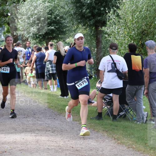 31.08.2025 - Elbe Triathlon Hamburg Luisa Fischer http://msf.ph/oto/8670787 31.08.2025 11:53:26 Laufen 1431, 1575 meine-sportfotos.de