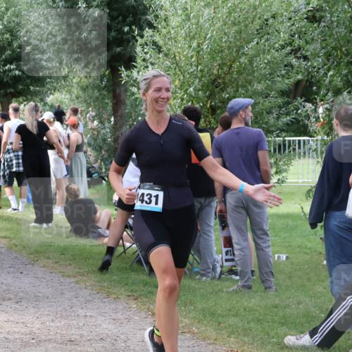 31.08.2025 - Elbe Triathlon Hamburg Luisa Fischer http://msf.ph/oto/8670798 31.08.2025 11:53:29 Laufen 1431 meine-sportfotos.de