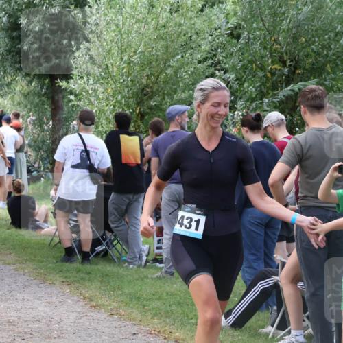 31.08.2025 - Elbe Triathlon Hamburg Luisa Fischer http://msf.ph/oto/8670802 31.08.2025 11:53:29 Laufen 431 meine-sportfotos.de