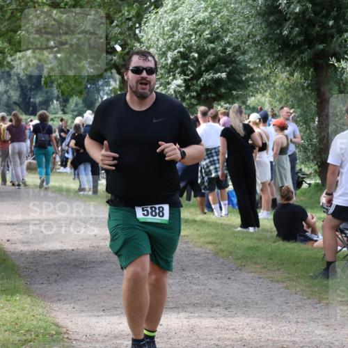 31.08.2025 - Elbe Triathlon Hamburg Luisa Fischer http://msf.ph/oto/8670813 31.08.2025 11:53:34 Laufen 588 meine-sportfotos.de