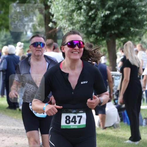 31.08.2025 - Elbe Triathlon Hamburg Luisa Fischer http://msf.ph/oto/8670823 31.08.2025 11:54:00 Laufen 847, 2 meine-sportfotos.de