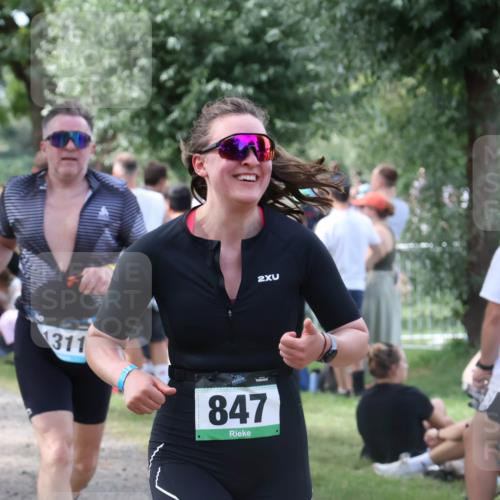 31.08.2025 - Elbe Triathlon Hamburg Luisa Fischer http://msf.ph/oto/8670826 31.08.2025 11:54:00 Laufen 2, 311, 847 meine-sportfotos.de