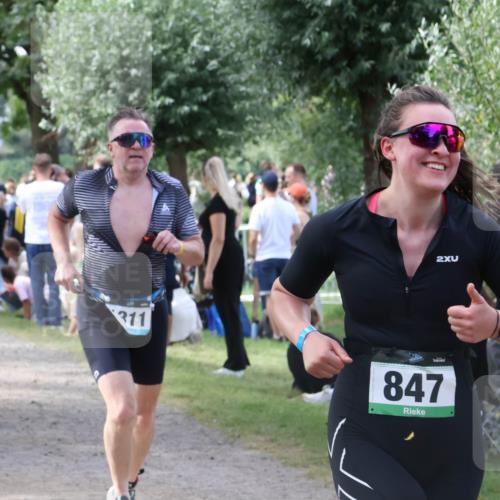 31.08.2025 - Elbe Triathlon Hamburg Luisa Fischer http://msf.ph/oto/8670829 31.08.2025 11:54:01 Laufen 311, 2, 847 meine-sportfotos.de