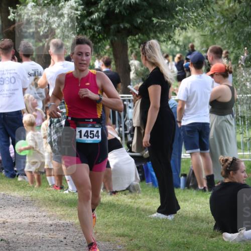 31.08.2025 - Elbe Triathlon Hamburg Luisa Fischer http://msf.ph/oto/8670842 31.08.2025 11:54:06 Laufen 1980, 1454 meine-sportfotos.de