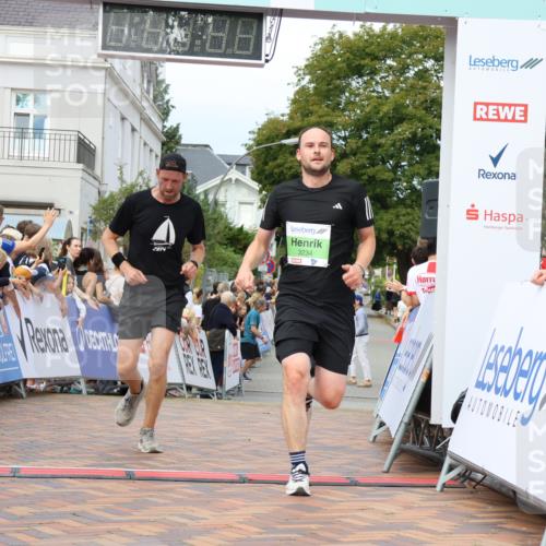 31.08.2025 - 21. Blankeneser Heldenlauf Strokosch-Dieckow http://msf.ph/oto/8670844 31.08.2025 10:53:37 Ziel 3501, 3234 meine-sportfotos.de