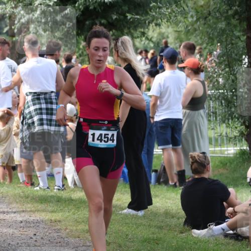 31.08.2025 - Elbe Triathlon Hamburg Luisa Fischer http://msf.ph/oto/8670848 31.08.2025 11:54:06 Laufen 1980, 1454 meine-sportfotos.de