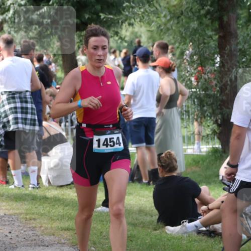 31.08.2025 - Elbe Triathlon Hamburg Luisa Fischer http://msf.ph/oto/8670850 31.08.2025 11:54:07 Laufen 1454 meine-sportfotos.de