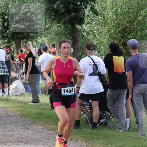 31.08.2025 - Elbe Triathlon Hamburg Luisa Fischer http://msf.ph/oto/8670857 31.08.2025 11:54:08 Laufen 1454 meine-sportfotos.de