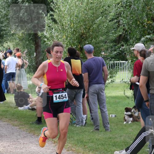31.08.2025 - Elbe Triathlon Hamburg Luisa Fischer http://msf.ph/oto/8670862 31.08.2025 11:54:08 Laufen 1454 meine-sportfotos.de