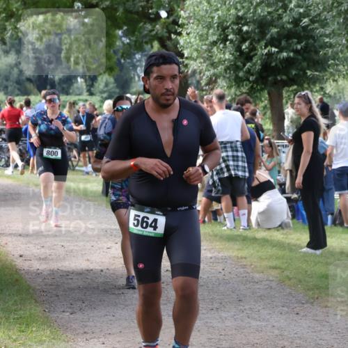 31.08.2025 - Elbe Triathlon Hamburg Luisa Fischer http://msf.ph/oto/8670878 31.08.2025 11:54:11 Laufen 800, 564 meine-sportfotos.de