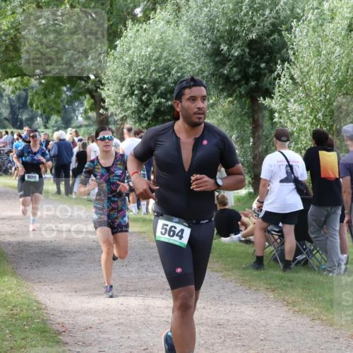 31.08.2025 - Elbe Triathlon Hamburg Luisa Fischer http://msf.ph/oto/8670887 31.08.2025 11:54:13 Laufen 800, 564 meine-sportfotos.de