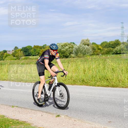 31.08.2025 - Elbe Triathlon Hamburg Michael Burmester http://msf.ph/oto/8670894 31.08.2025 10:01:25 Radfahren 431, 534, 691, 823, 826 meine-sportfotos.de