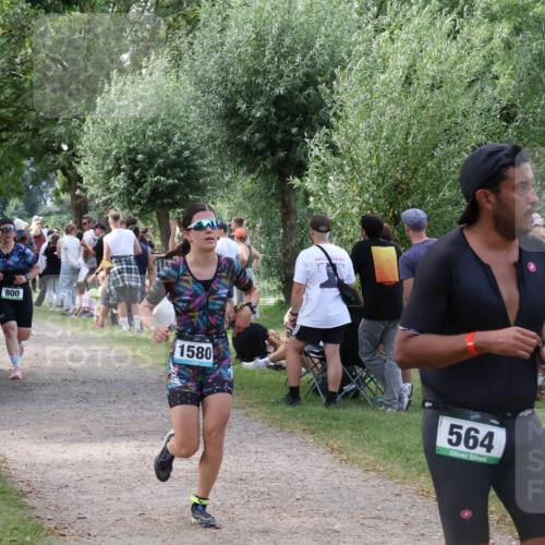 31.08.2025 - Elbe Triathlon Hamburg Luisa Fischer http://msf.ph/oto/8670896 31.08.2025 11:54:14 Laufen 800, 1580, 564 meine-sportfotos.de