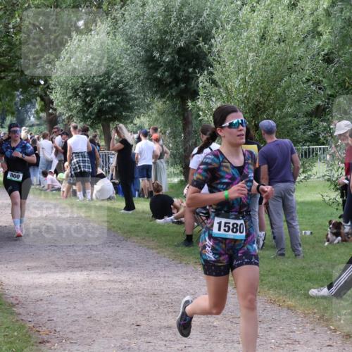 31.08.2025 - Elbe Triathlon Hamburg Luisa Fischer http://msf.ph/oto/8670898 31.08.2025 11:54:14 Laufen 800, 1580 meine-sportfotos.de