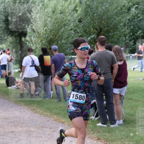 31.08.2025 - Elbe Triathlon Hamburg Luisa Fischer http://msf.ph/oto/8670901 31.08.2025 11:54:15 Laufen 1580 meine-sportfotos.de