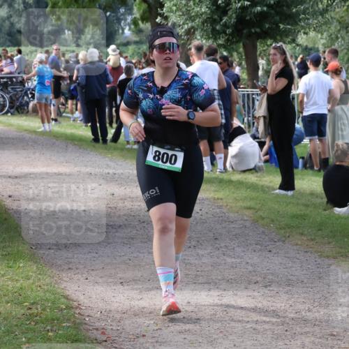 31.08.2025 - Elbe Triathlon Hamburg Luisa Fischer http://msf.ph/oto/8670906 31.08.2025 11:54:16 Laufen 800 meine-sportfotos.de