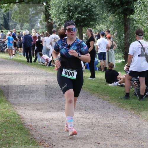 31.08.2025 - Elbe Triathlon Hamburg Luisa Fischer http://msf.ph/oto/8670910 31.08.2025 11:54:17 Laufen 800 meine-sportfotos.de