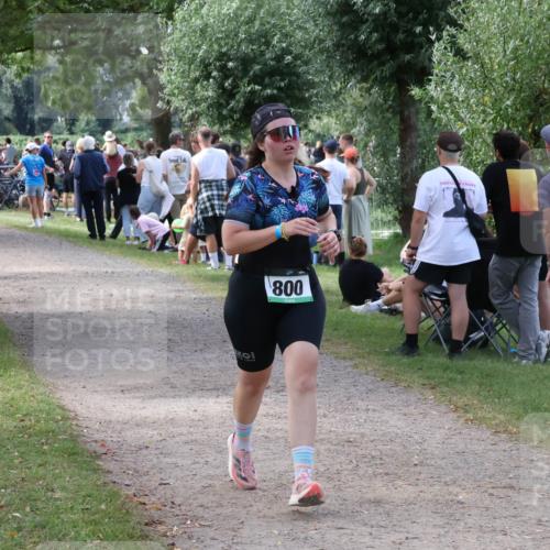 31.08.2025 - Elbe Triathlon Hamburg Luisa Fischer http://msf.ph/oto/8670912 31.08.2025 11:54:17 Laufen 800 meine-sportfotos.de