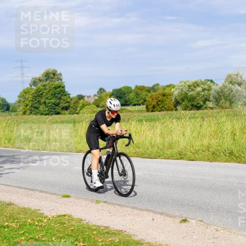 31.08.2025 - Elbe Triathlon Hamburg Michael Burmester http://msf.ph/oto/8670923 31.08.2025 10:01:28 Radfahren 431, 666, 691, 823, 826 meine-sportfotos.de