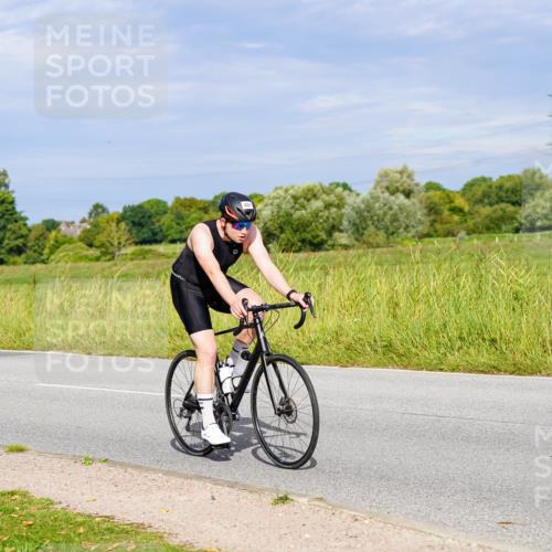 31.08.2025 - Elbe Triathlon Hamburg Michael Burmester http://msf.ph/oto/8670931 31.08.2025 10:01:29 Radfahren 431, 666, 691, 823, 826 meine-sportfotos.de