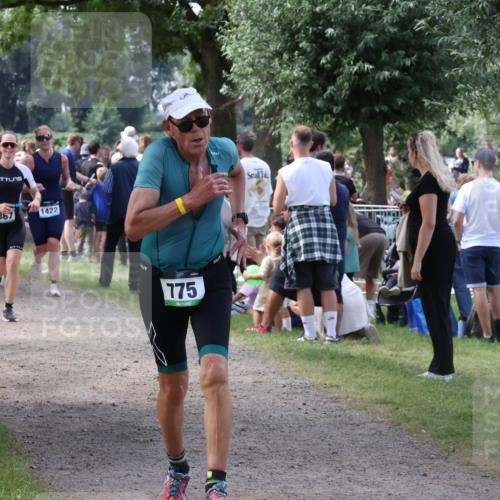 31.08.2025 - Elbe Triathlon Hamburg Luisa Fischer http://msf.ph/oto/8670932 31.08.2025 11:54:29 Laufen 419, 1367, 1422, 775 meine-sportfotos.de