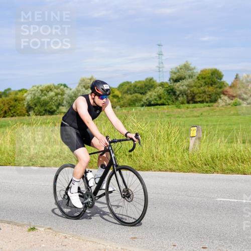 31.08.2025 - Elbe Triathlon Hamburg Michael Burmester http://msf.ph/oto/8670938 31.08.2025 10:01:29 Radfahren 431, 666, 691, 823, 826 meine-sportfotos.de