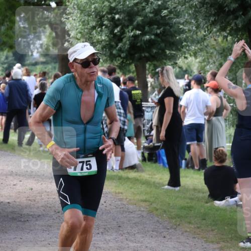 31.08.2025 - Elbe Triathlon Hamburg Luisa Fischer http://msf.ph/oto/8670941 31.08.2025 11:54:30 Laufen 1367, 775 meine-sportfotos.de